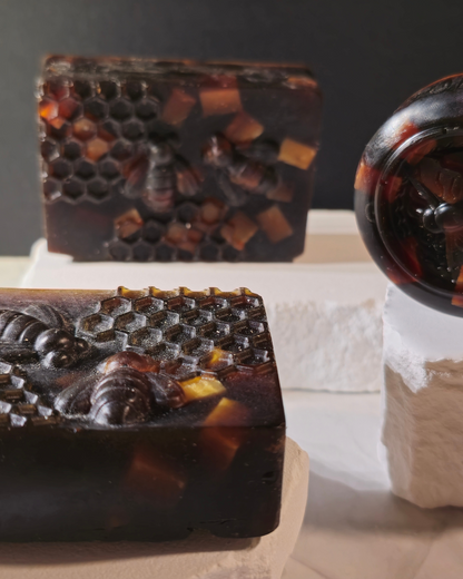 Honey Propolis & Oat Milk : All Natural Face & Body Soap